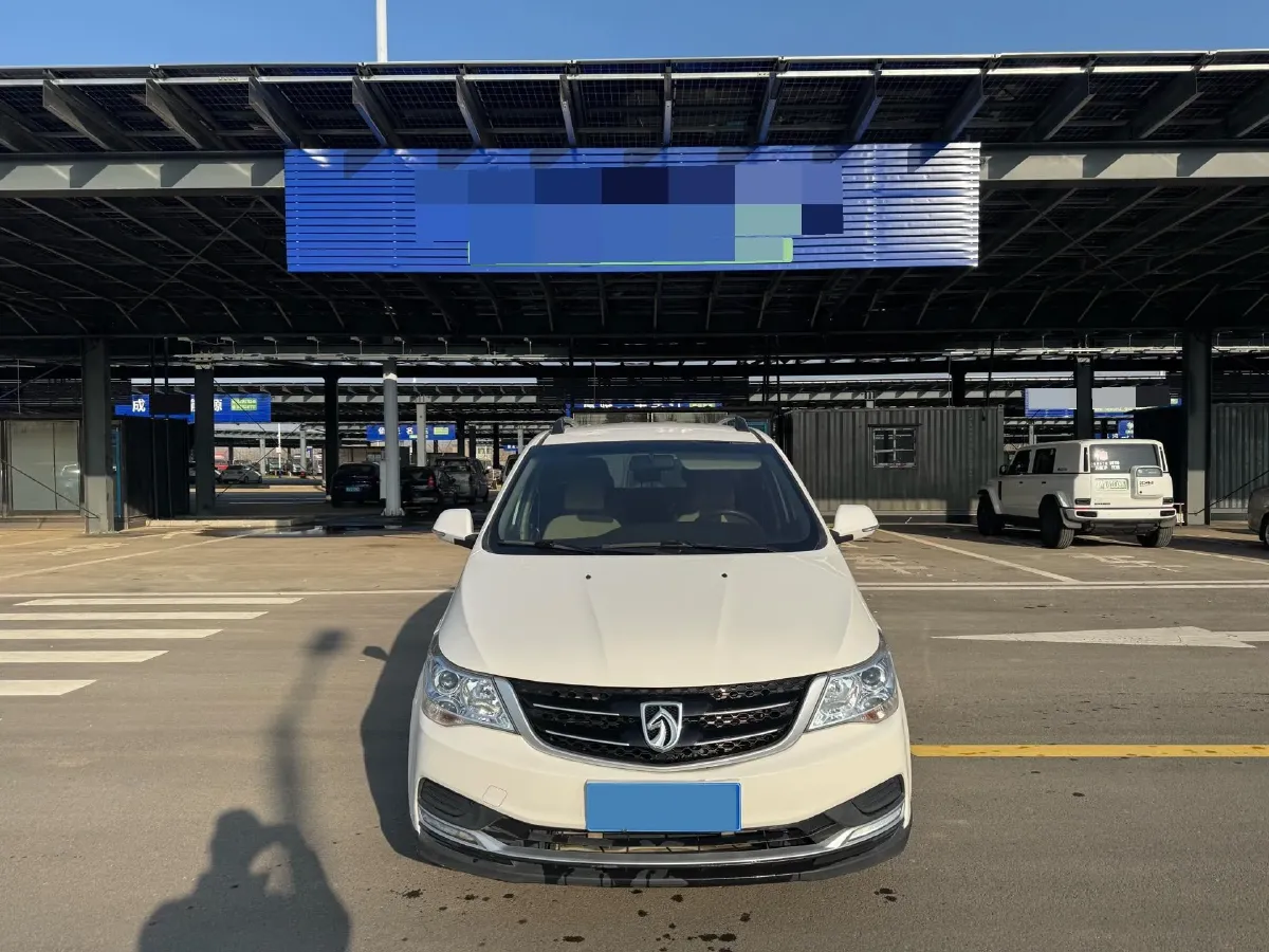 2019 BaoJun 730 1.5T 150HP L4 6DCT,autocango,china used car exporter,china ev exporter,chinese used car exporter,chinese used ev exporter