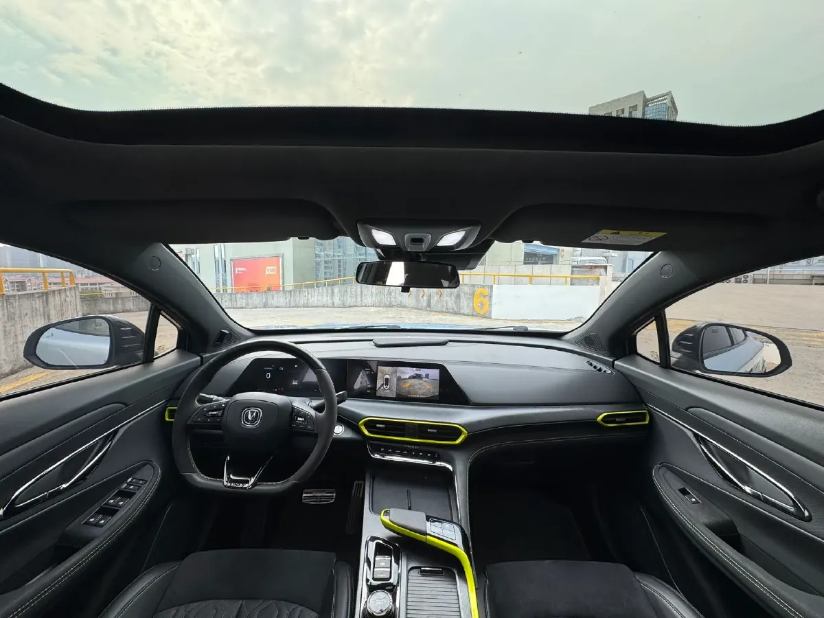 2022 ChangAn UNI-T 1.5T 188HP L4 7DCT,autocango,china used car exporter,china ev exporter,chinese used car exporter,chinese used ev exporter