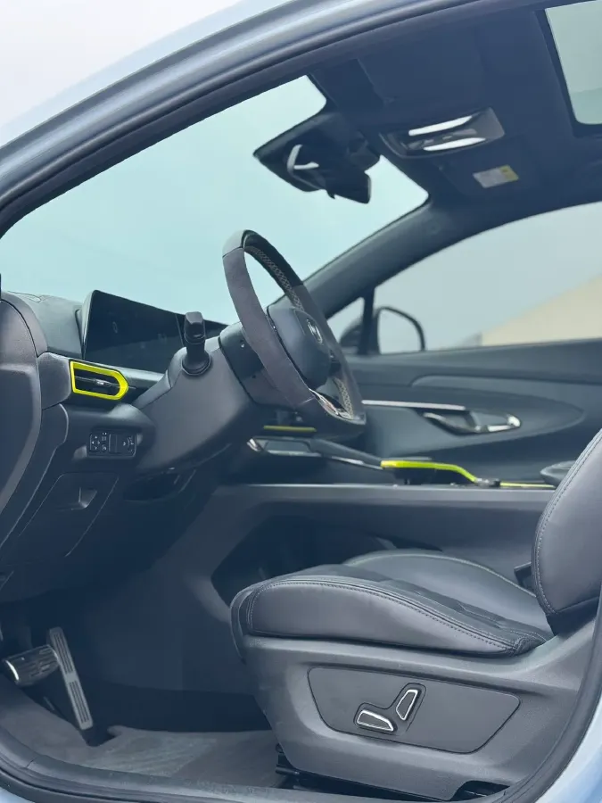 2022 ChangAn UNI-T 1.5T 188HP L4 7DCT,autocango,china used car exporter,china ev exporter,chinese used car exporter,chinese used ev exporter