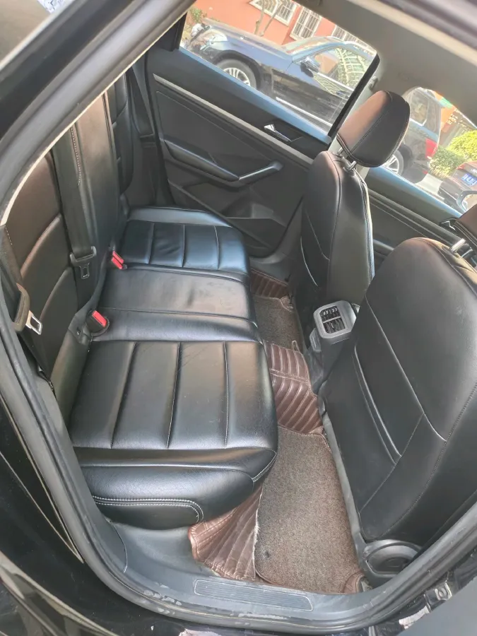 2018 Landwind XiaoYao 1.5T 163HP L4 CVT,autocango,china used car exporter,china ev exporter,chinese used car exporter,chinese used ev exporter