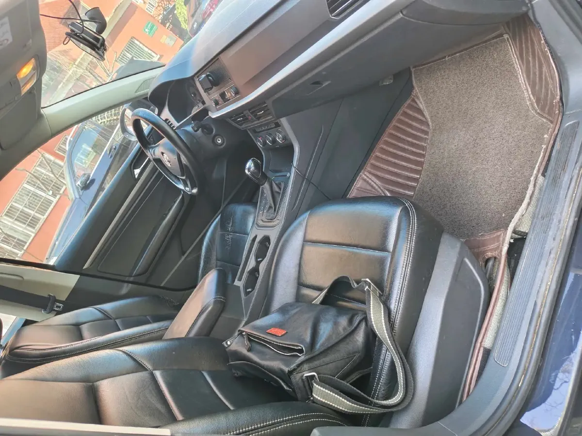 2018 Landwind XiaoYao 1.5T 163HP L4 CVT,autocango,china used car exporter,china ev exporter,chinese used car exporter,chinese used ev exporter