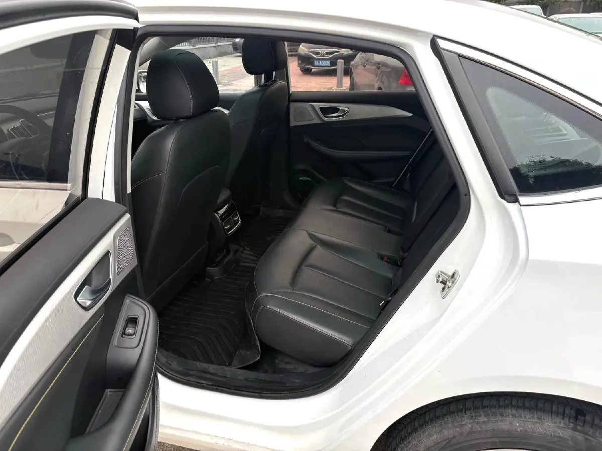 2024 JMC DaDao 2.3T 177HP L4 8AT,autocango,china used car exporter,china ev exporter,chinese used car exporter,chinese used ev exporter