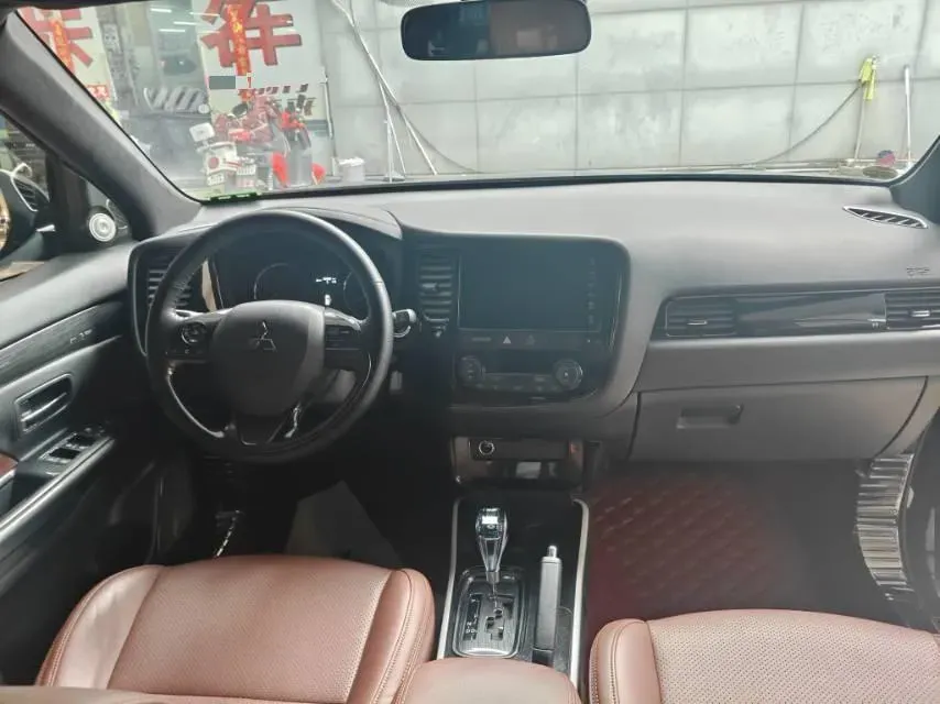 2021 Mitsubishi Outlander 2.0L 166HP L4 CVT,autocango,china used car exporter,china ev exporter,chinese used car exporter,chinese used ev exporter