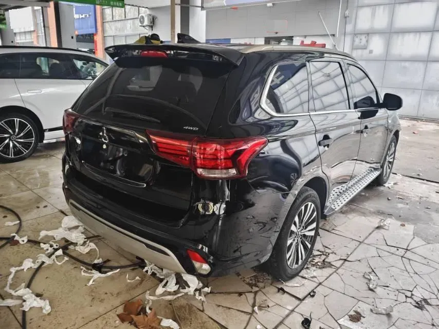 2021 Mitsubishi Outlander 2.0L 166HP L4 CVT,autocango,china used car exporter,china ev exporter,chinese used car exporter,chinese used ev exporter