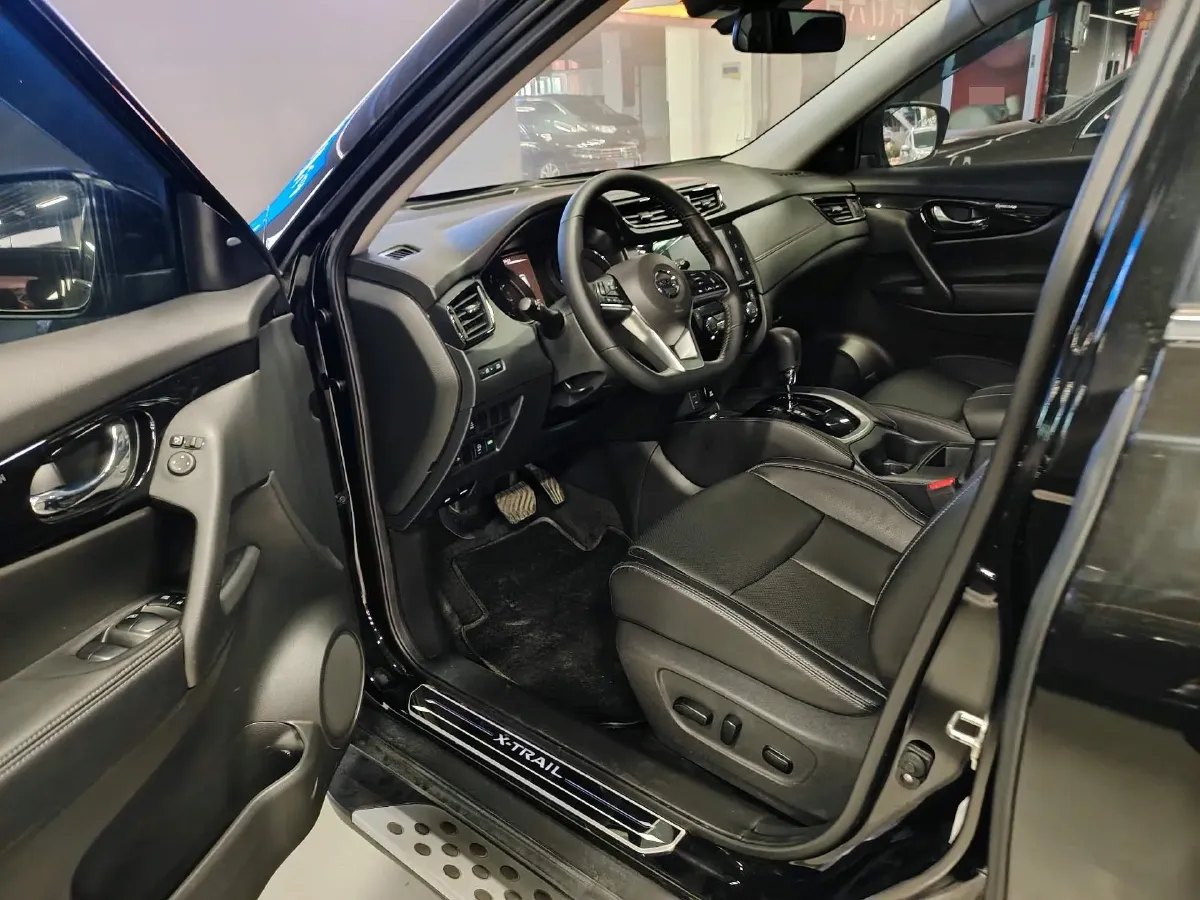 2023 Nissan X-Trail 2.0L 151HP L4 CVT,autocango,china used car exporter,china ev exporter,chinese used car exporter,chinese used ev exporter