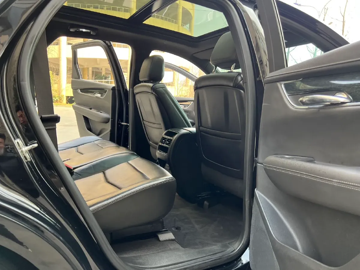 2020 Cadillac XT5 2.0T 237HP L4 9AT,autocango,china used car exporter,china ev exporter,chinese used car exporter,chinese used ev exporter