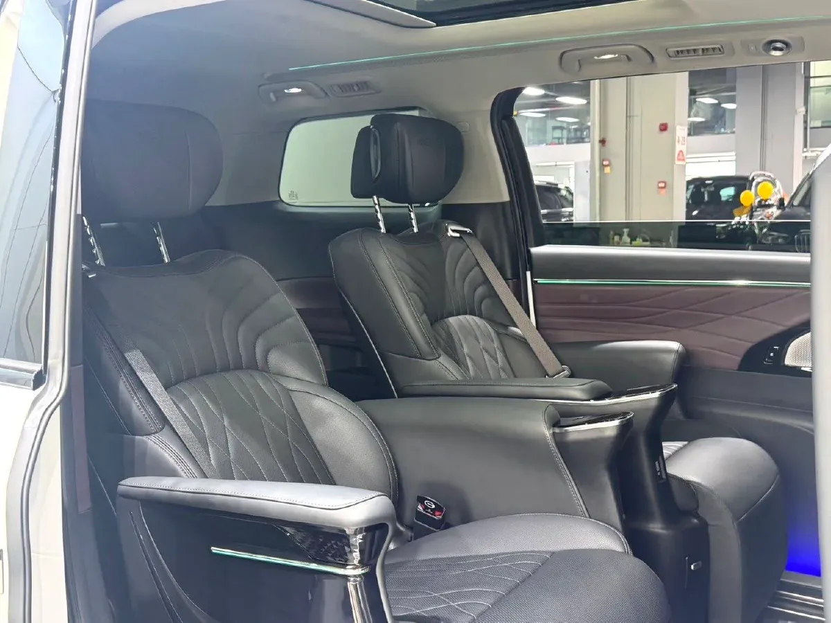 2023 GAC Trumpchi M8 2.0T 252HP L4 8AT,autocango,china used car exporter,china ev exporter,chinese used car exporter,chinese used ev exporter