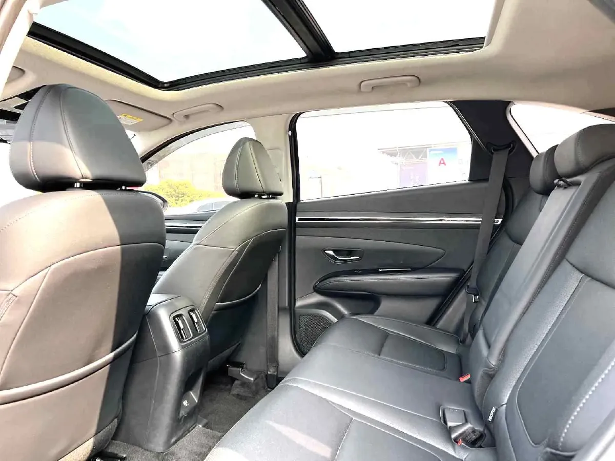 2021 Hyundai Tucson 1.5T 200HP L4 7DCT,autocango,china used car exporter,china ev exporter,chinese used car exporter,chinese used ev exporter