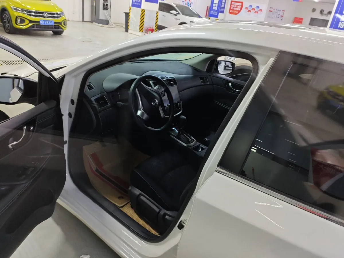 2023 Nissan Tiida 1.6L 122HP L4 CVT,autocango,china used car exporter,china ev exporter,chinese used car exporter,chinese used ev exporter