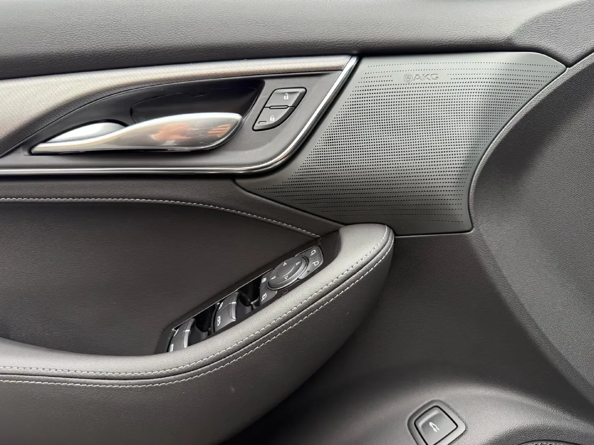 2024 Cadillac CT5 2.0T 237HP L4 10AT,autocango,china used car exporter,china ev exporter,chinese used car exporter,chinese used ev exporter