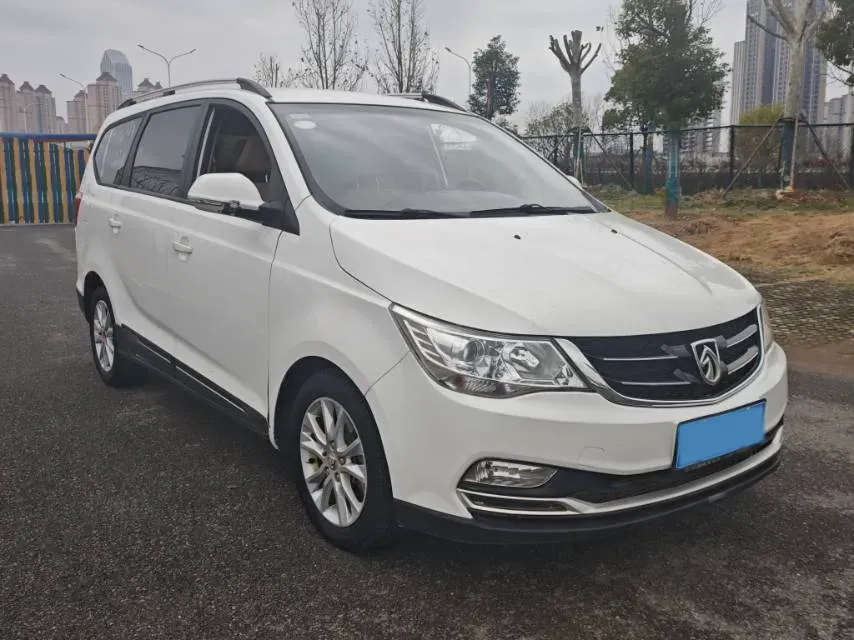 2016 BaoJun 730 1.5T 150HP L4 6MT,autocango,china used car exporter,china ev exporter,chinese used car exporter,chinese used ev exporter