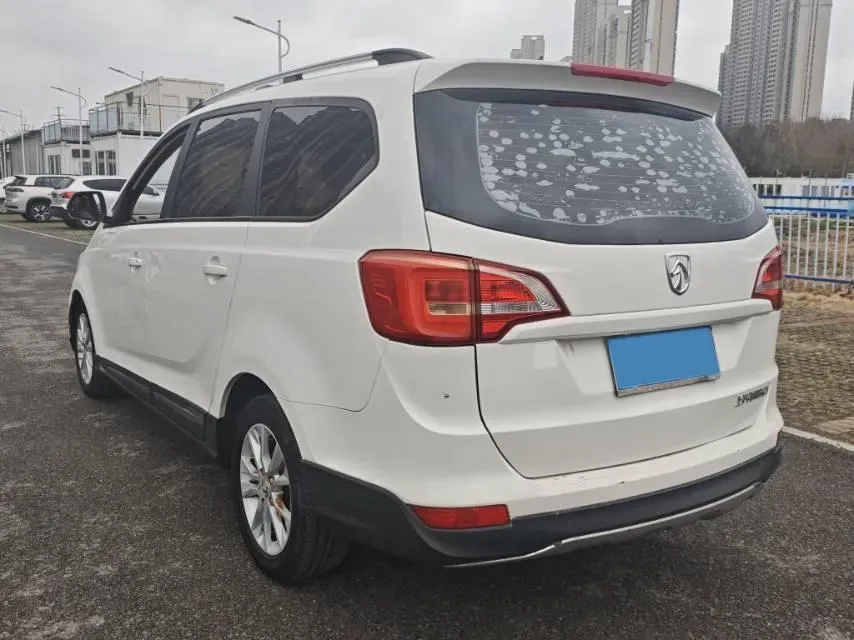 2016 BaoJun 730 1.5T 150HP L4 6MT,autocango,china used car exporter,china ev exporter,chinese used car exporter,chinese used ev exporter