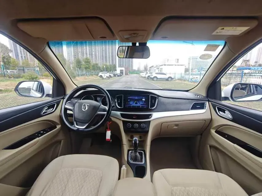 2016 BaoJun 730 1.5T 150HP L4 6MT,autocango,china used car exporter,china ev exporter,chinese used car exporter,chinese used ev exporter