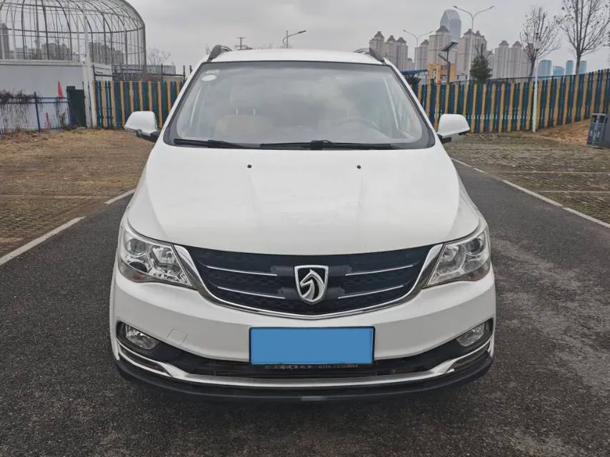 2016 BaoJun 730 1.5T 150HP L4 6MT,autocango,china used car exporter,china ev exporter,chinese used car exporter,chinese used ev exporter