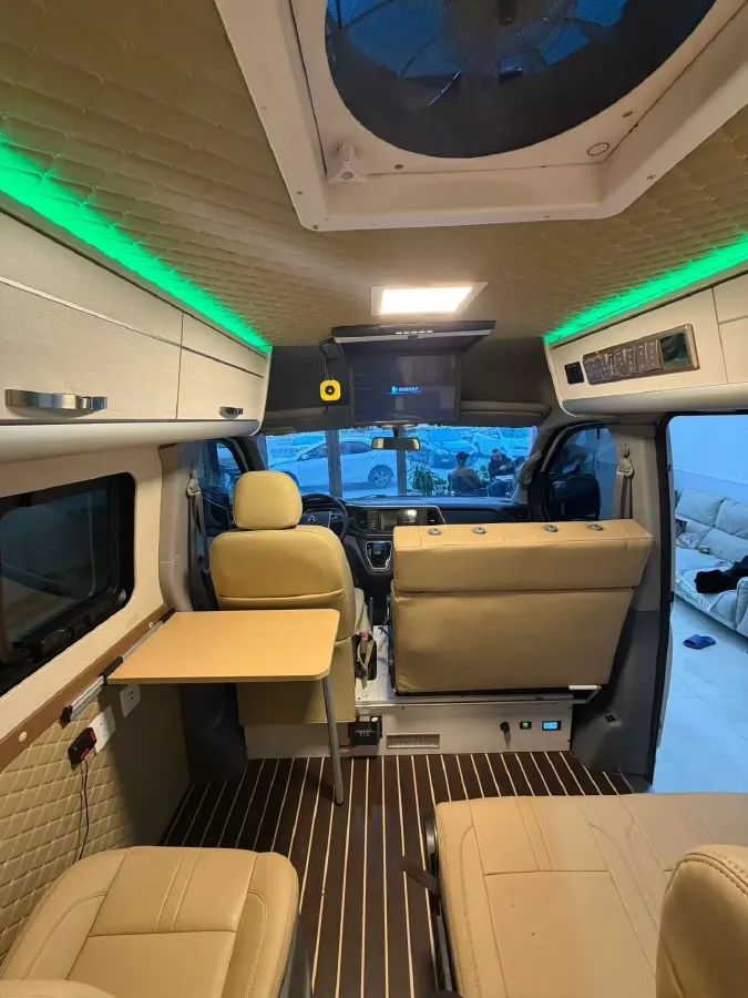 2021 MAXUS XinTu V80 2.0T 127HP L4 6MT,autocango,china used car exporter,china ev exporter,chinese used car exporter,chinese used ev exporter