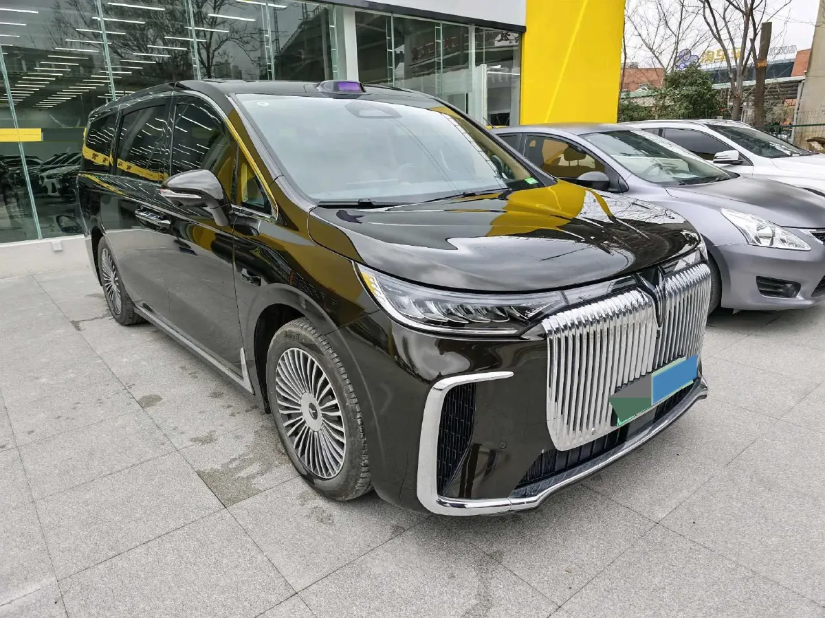 2025 Voyah Dream 1.5T 150HP L4 PHEV 41.7KWH,autocango,china used car exporter,china ev exporter,chinese used car exporter,chinese used ev exporter