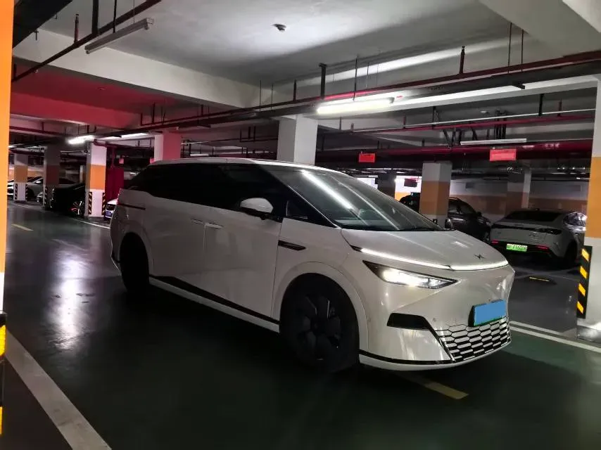2024 Xpeng X9 BEV 101.5KWH,autocango,china used car exporter,china ev exporter,chinese used car exporter,chinese used ev exporter