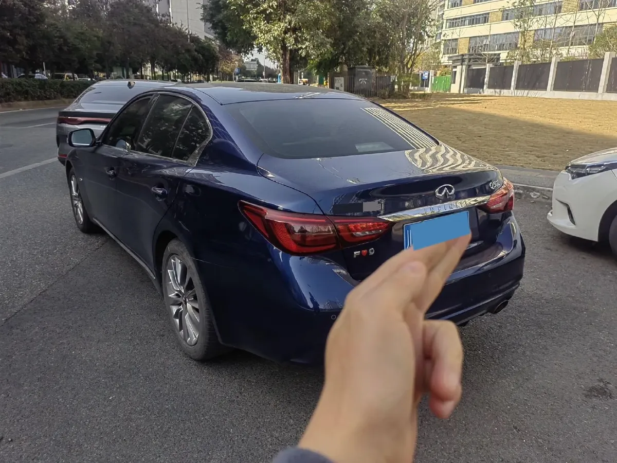 2018 Jeep Grand Commander 2.0T 265HP L4 9AT,autocango,china used car exporter,china ev exporter,chinese used car exporter,chinese used ev exporter