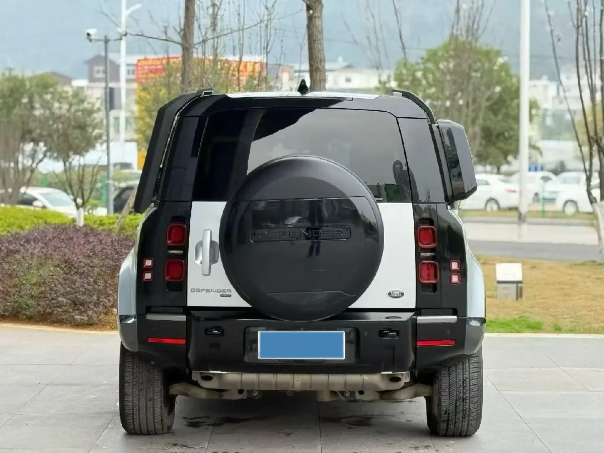 2022 Land Rover Defender 3.0T 400HP L6 8AT,autocango,china used car exporter,china ev exporter,chinese used car exporter,chinese used ev exporter