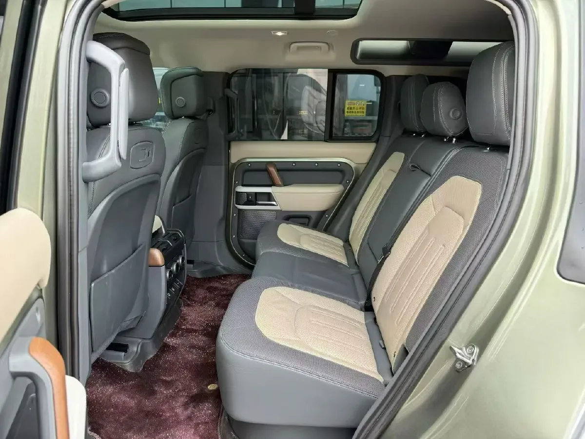 2022 Land Rover Defender 3.0T 400HP L6 8AT,autocango,china used car exporter,china ev exporter,chinese used car exporter,chinese used ev exporter