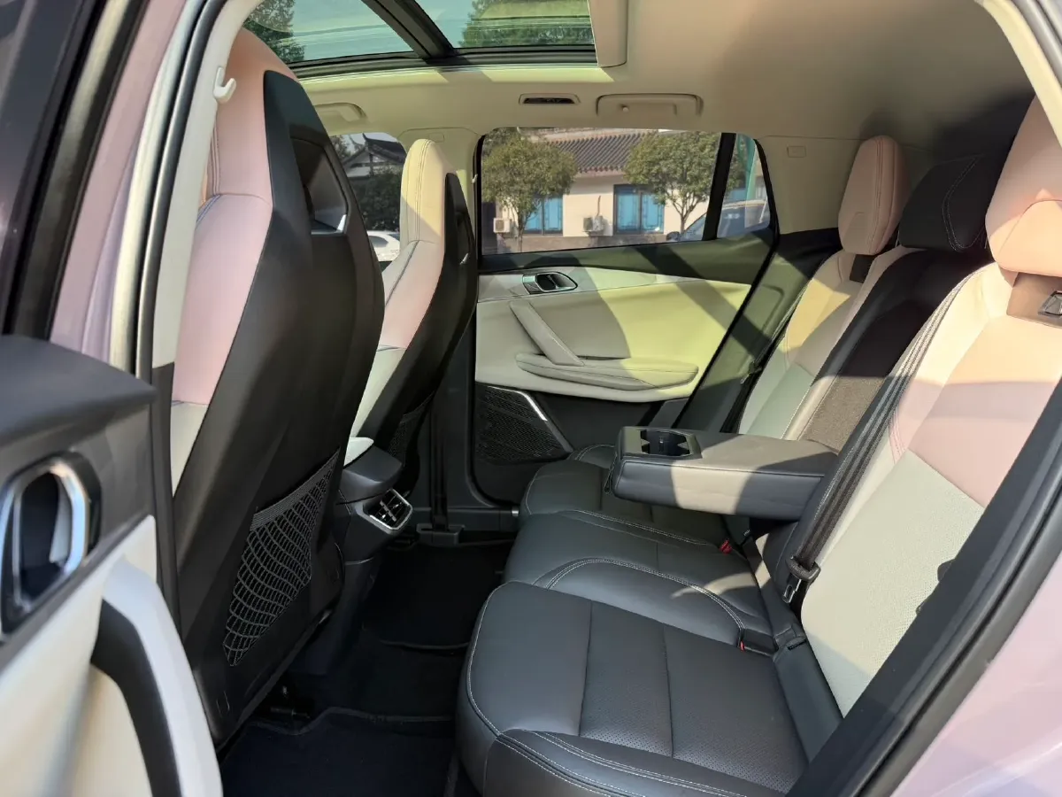 2023 LYNK&CO 06 1.5T 181HP L4 7DCT,autocango,china used car exporter,china ev exporter,chinese used car exporter,chinese used ev exporter