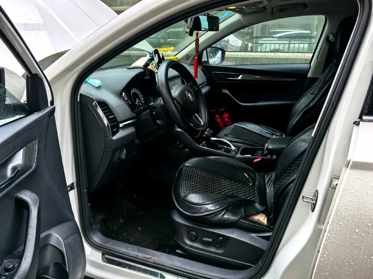 2019 Skoda Karoq 1.4T 150HP L4 7DCT,autocango,china used car exporter,china ev exporter,chinese used car exporter,chinese used ev exporter