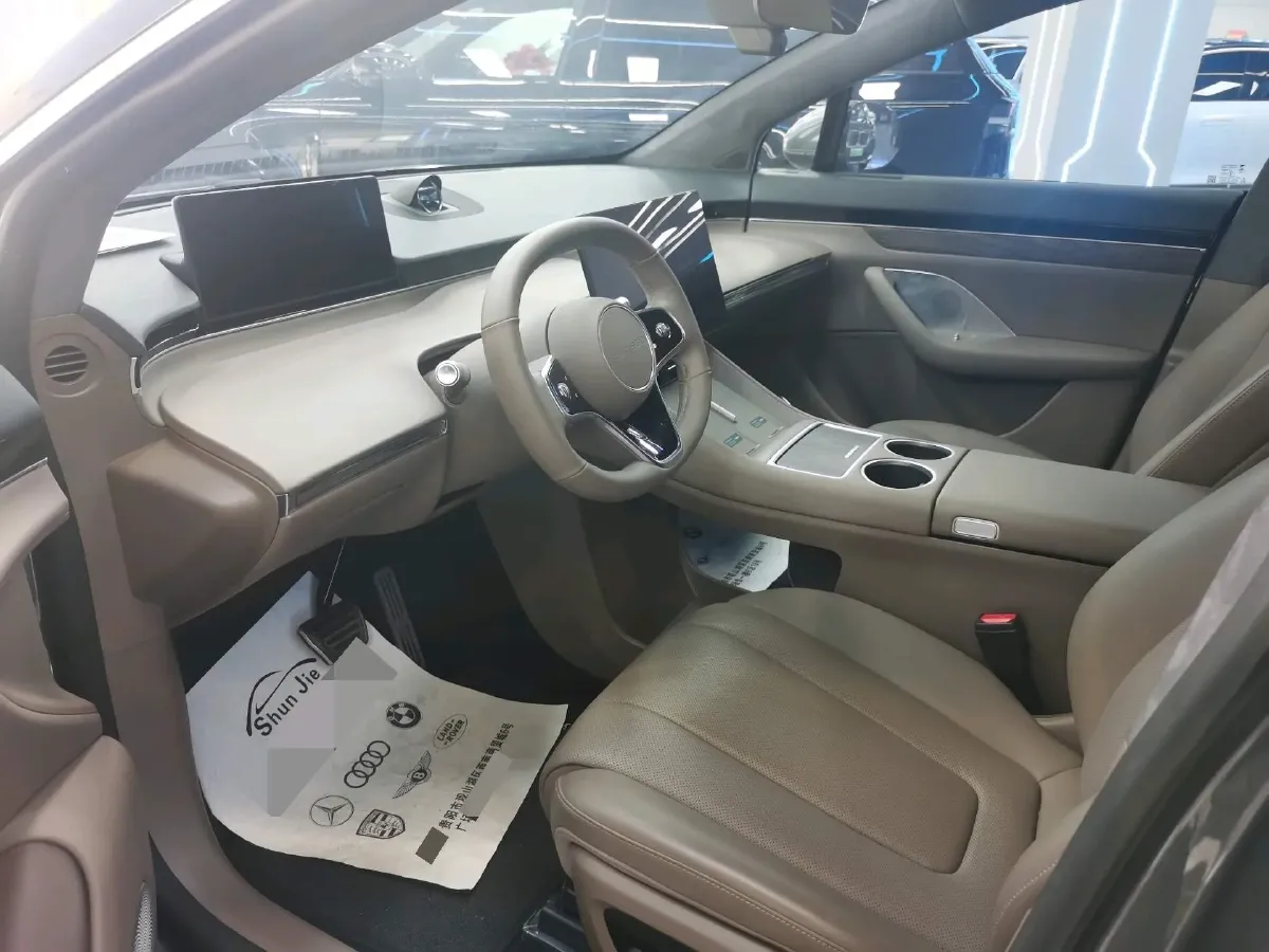 2025 Luxeed R7 REEV 156HP REEV 37KWH,autocango,china used car exporter,china ev exporter,chinese used car exporter,chinese used ev exporter