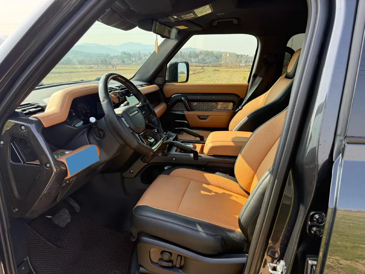 2024 Land Rover Defender 3.0T 400HP L6 8AT,autocango,china used car exporter,china ev exporter,chinese used car exporter,chinese used ev exporter