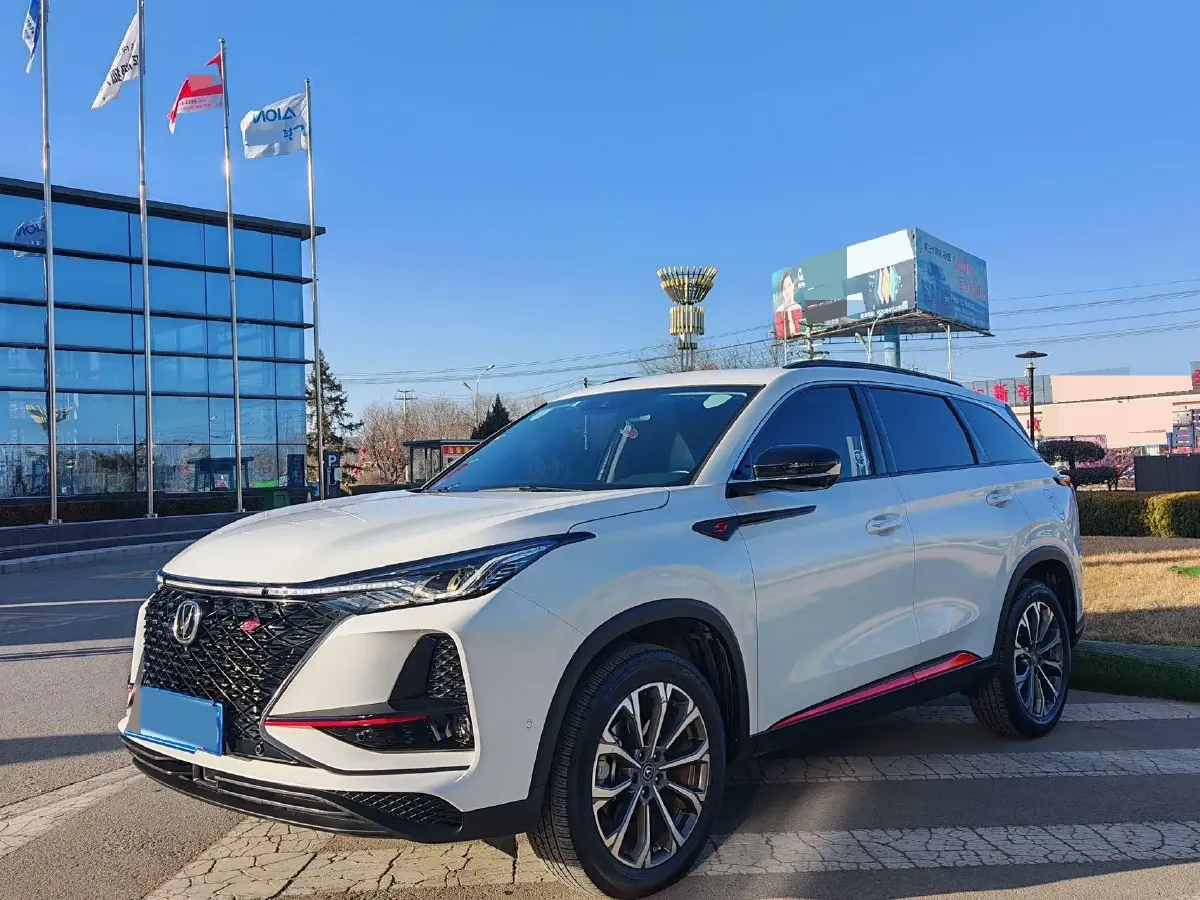 2022 ChangAn CS75 Plus 2.0T 233HP L4 8AT,autocango,china used car exporter,china ev exporter,chinese used car exporter,chinese used ev exporter