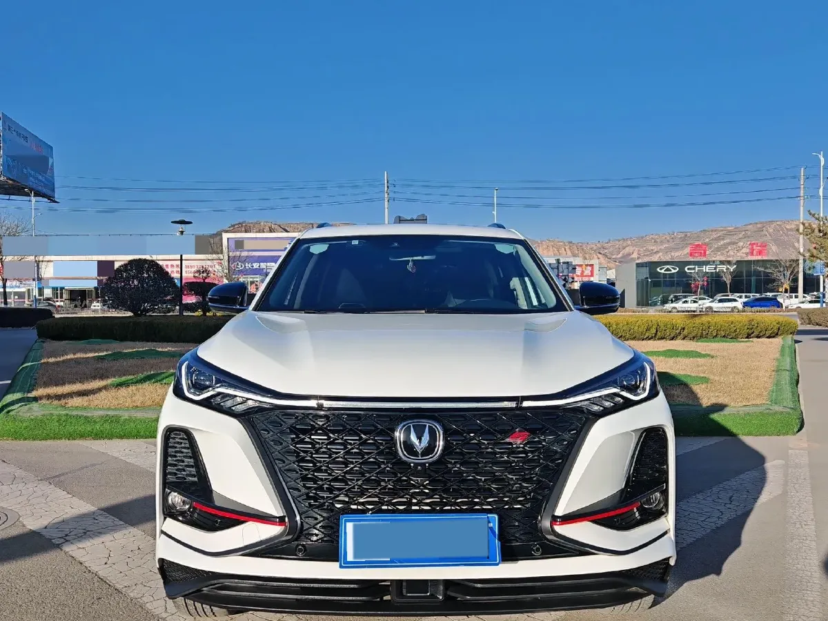 2022 ChangAn CS75 Plus 2.0T 233HP L4 8AT,autocango,china used car exporter,china ev exporter,chinese used car exporter,chinese used ev exporter
