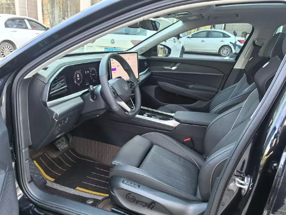 2025 Volkswagen Passat 2.0T 220HP L4 7DCT,autocango,china used car exporter,china ev exporter,chinese used car exporter,chinese used ev exporter