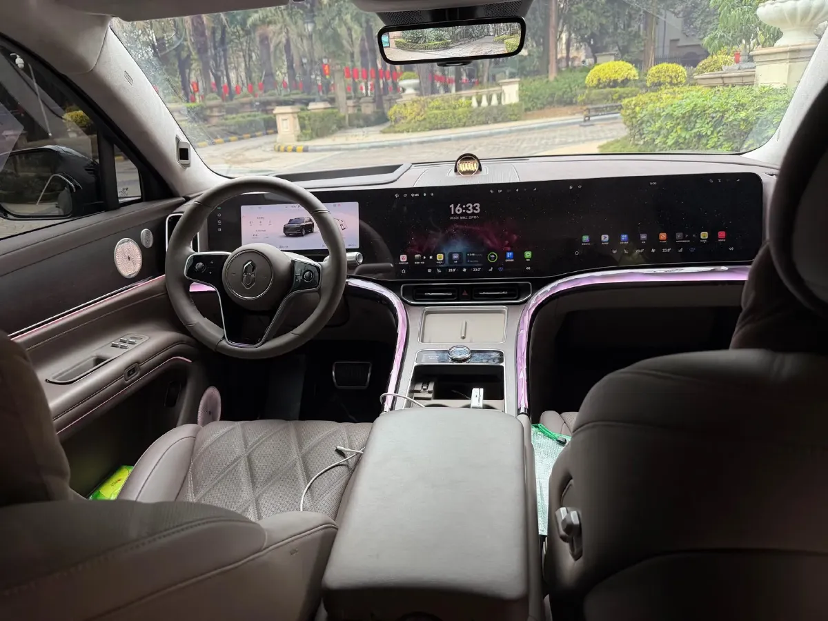 2025 AITO AITO M9 REEV 160HP REEV 52KWH,autocango,china used car exporter,china ev exporter,chinese used car exporter,chinese used ev exporter