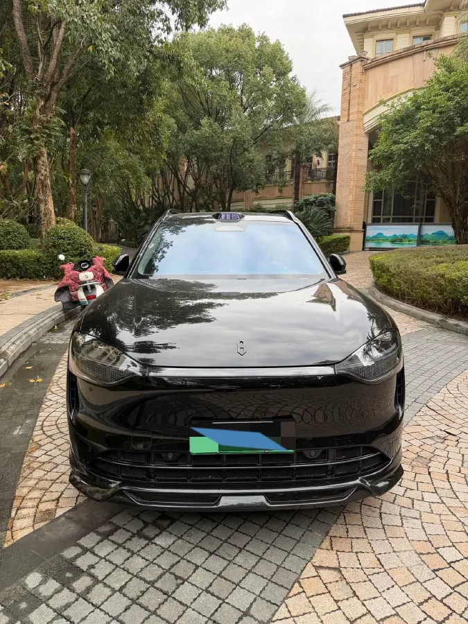 2025 AITO AITO M9 REEV 160HP REEV 52KWH,autocango,china used car exporter,china ev exporter,chinese used car exporter,chinese used ev exporter