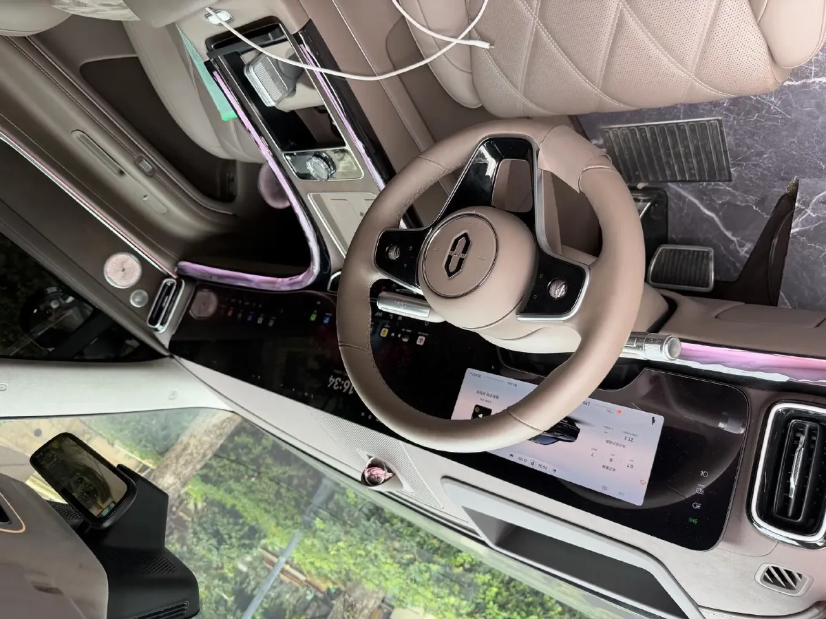 2025 AITO AITO M9 REEV 160HP REEV 52KWH,autocango,china used car exporter,china ev exporter,chinese used car exporter,chinese used ev exporter