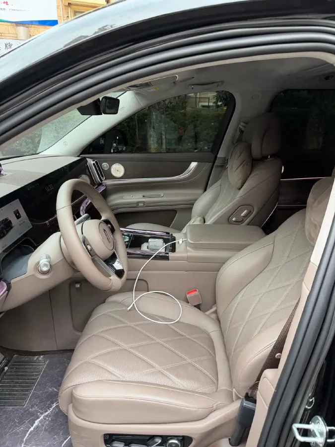 2025 AITO AITO M9 REEV 160HP REEV 52KWH,autocango,china used car exporter,china ev exporter,chinese used car exporter,chinese used ev exporter