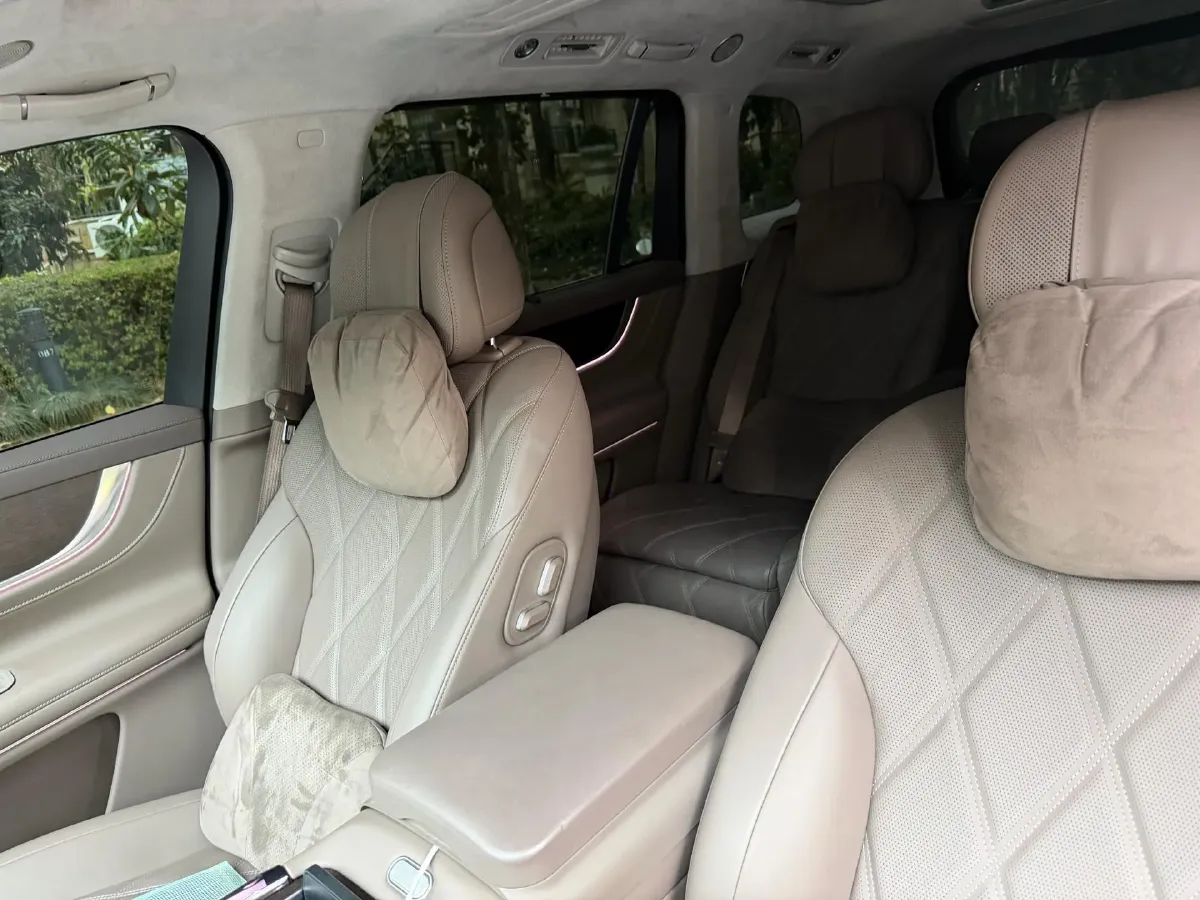 2025 AITO AITO M9 REEV 160HP REEV 52KWH,autocango,china used car exporter,china ev exporter,chinese used car exporter,chinese used ev exporter