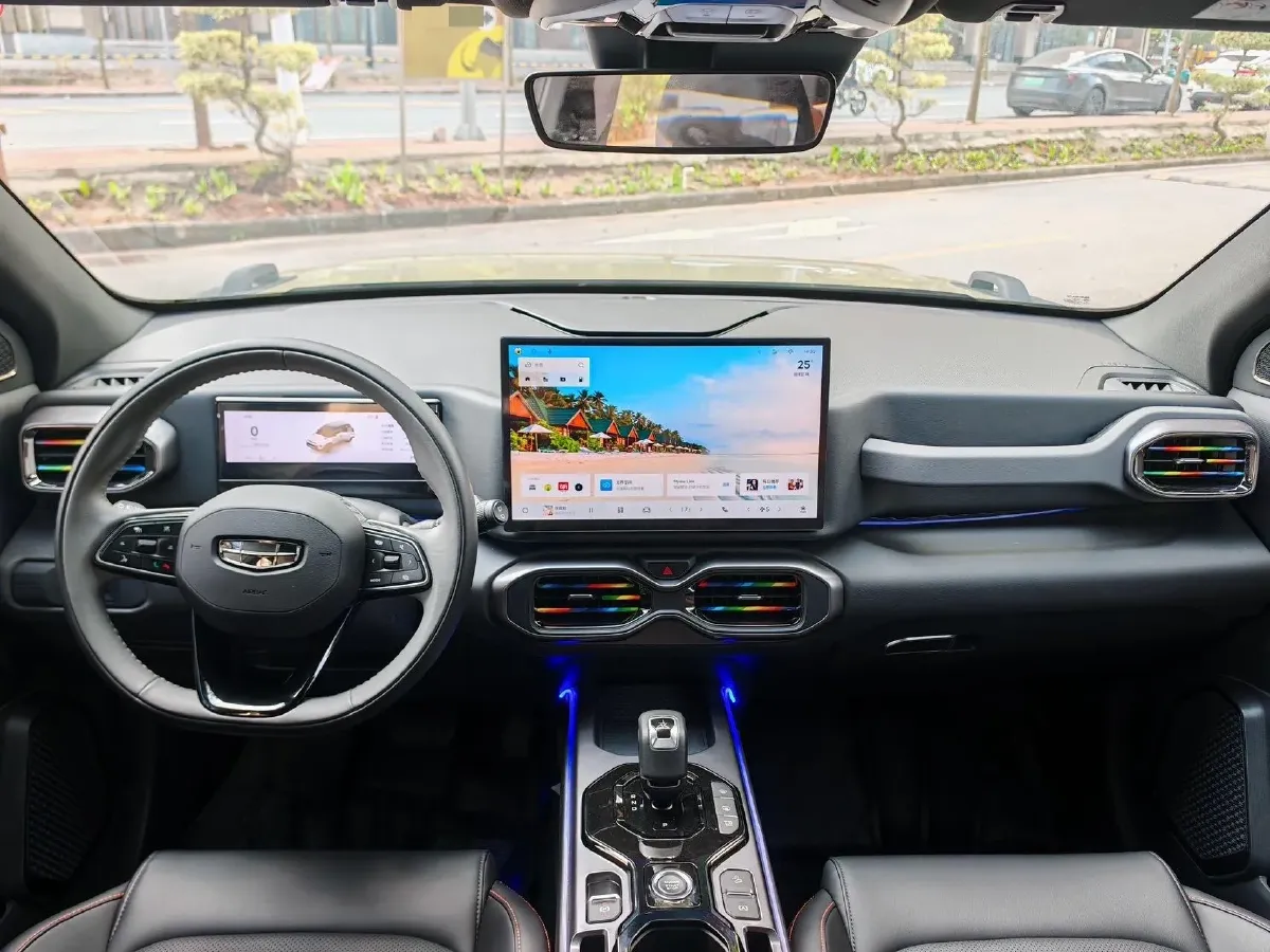2025 Geely Cowboy 1.5T 181HP L4 7DCT,autocango,china used car exporter,china ev exporter,chinese used car exporter,chinese used ev exporter