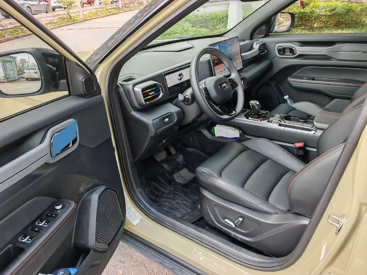 2025 Geely Cowboy 1.5T 181HP L4 7DCT,autocango,china used car exporter,china ev exporter,chinese used car exporter,chinese used ev exporter