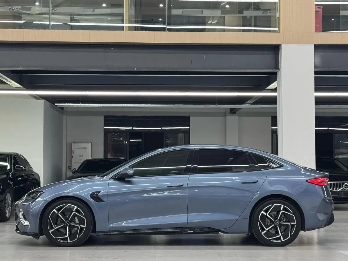 2022 AITO AITO M5 Range Extended 125HP REEV 40KWH,autocango,china used car exporter,china ev exporter,chinese used car exporter,chinese used ev exporter