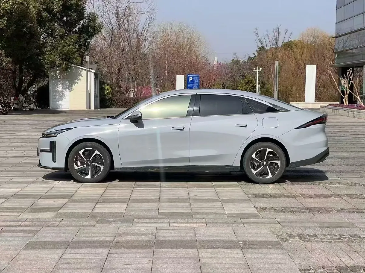 2024 Geely Galaxy L6 1.5T 163HP L4 3DHT PHEV,autocango,china used car exporter,china ev exporter,chinese used car exporter,chinese used ev exporter