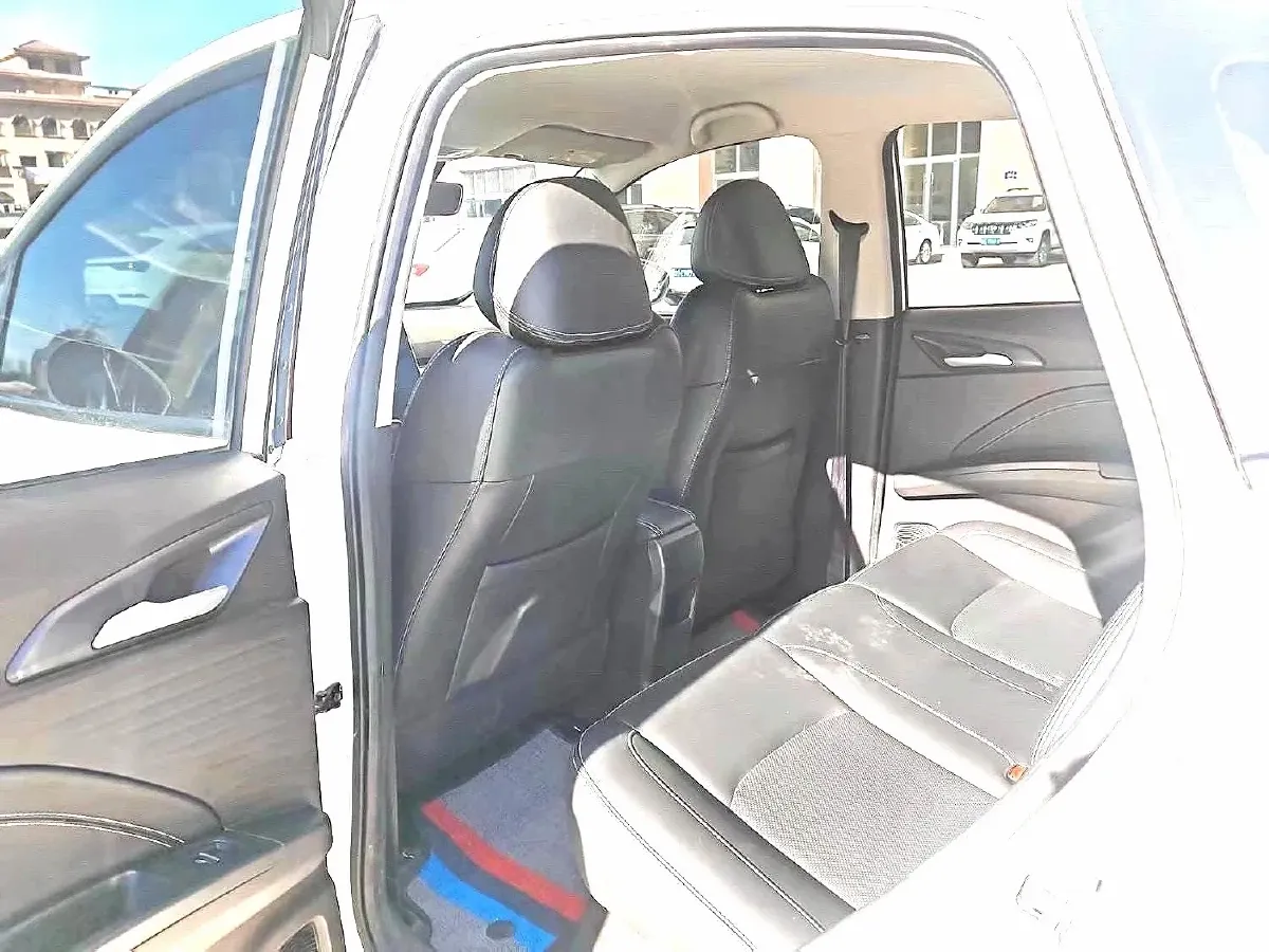 2022 ChangAn Oshan X7 Plus 1.5T 188HP L4 7DCT,autocango,china used car exporter,china ev exporter,chinese used car exporter,chinese used ev exporter