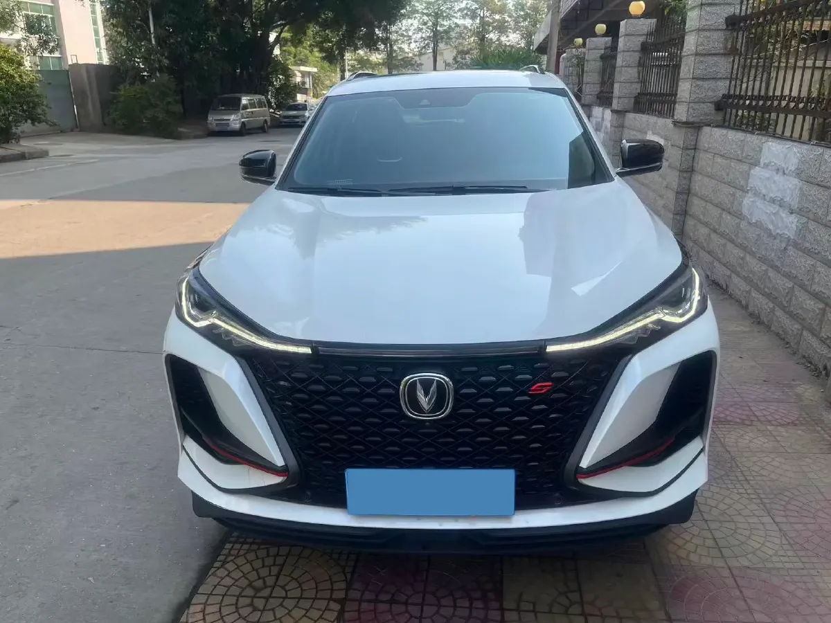 2022 ChangAn CS75 Plus 2.0T 233HP L4 8AT,autocango,china used car exporter,china ev exporter,chinese used car exporter,chinese used ev exporter