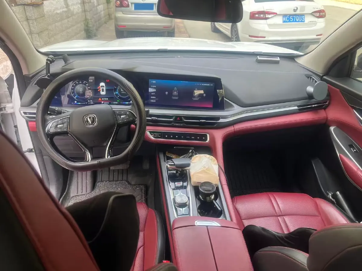 2022 ChangAn CS75 Plus 2.0T 233HP L4 8AT,autocango,china used car exporter,china ev exporter,chinese used car exporter,chinese used ev exporter