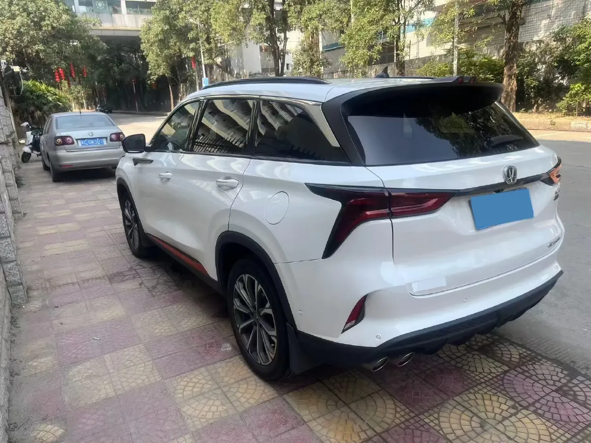 2022 ChangAn CS75 Plus 2.0T 233HP L4 8AT,autocango,china used car exporter,china ev exporter,chinese used car exporter,chinese used ev exporter