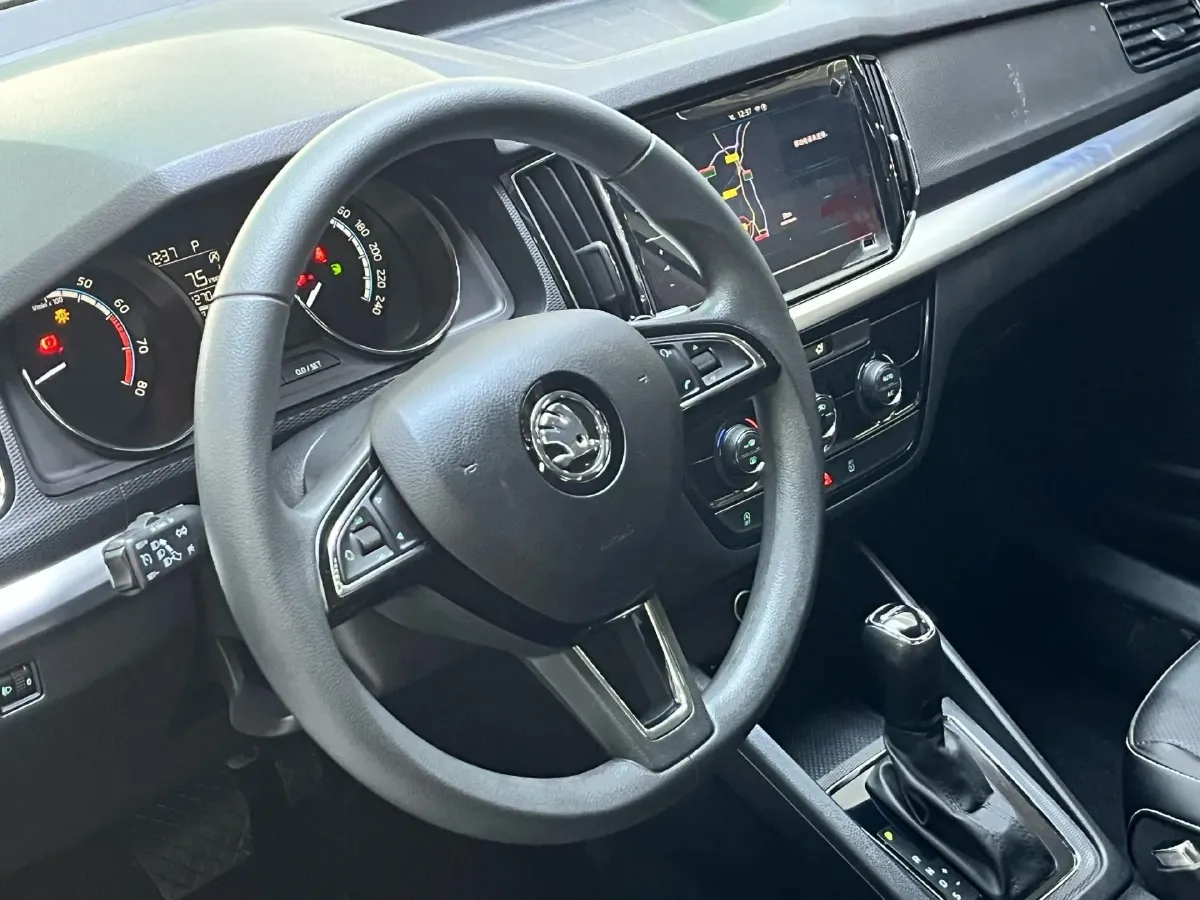 2022 Skoda Kamiq 1.5L 112HP L4 6AT,autocango,china used car exporter,china ev exporter,chinese used car exporter,chinese used ev exporter