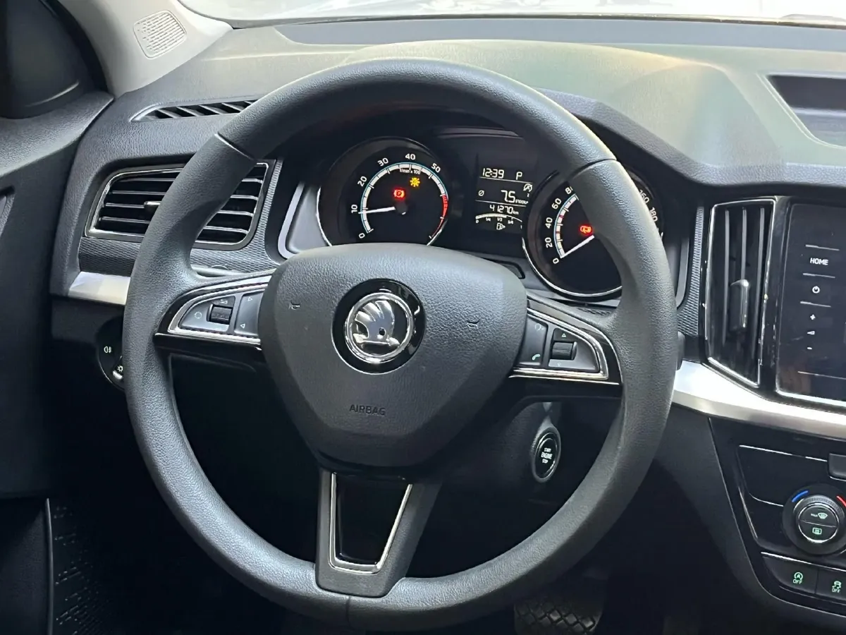 2022 Skoda Kamiq 1.5L 112HP L4 6AT,autocango,china used car exporter,china ev exporter,chinese used car exporter,chinese used ev exporter