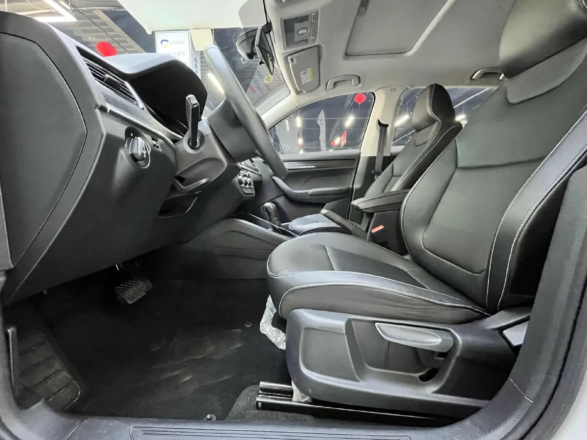 2022 Skoda Kamiq 1.5L 112HP L4 6AT,autocango,china used car exporter,china ev exporter,chinese used car exporter,chinese used ev exporter