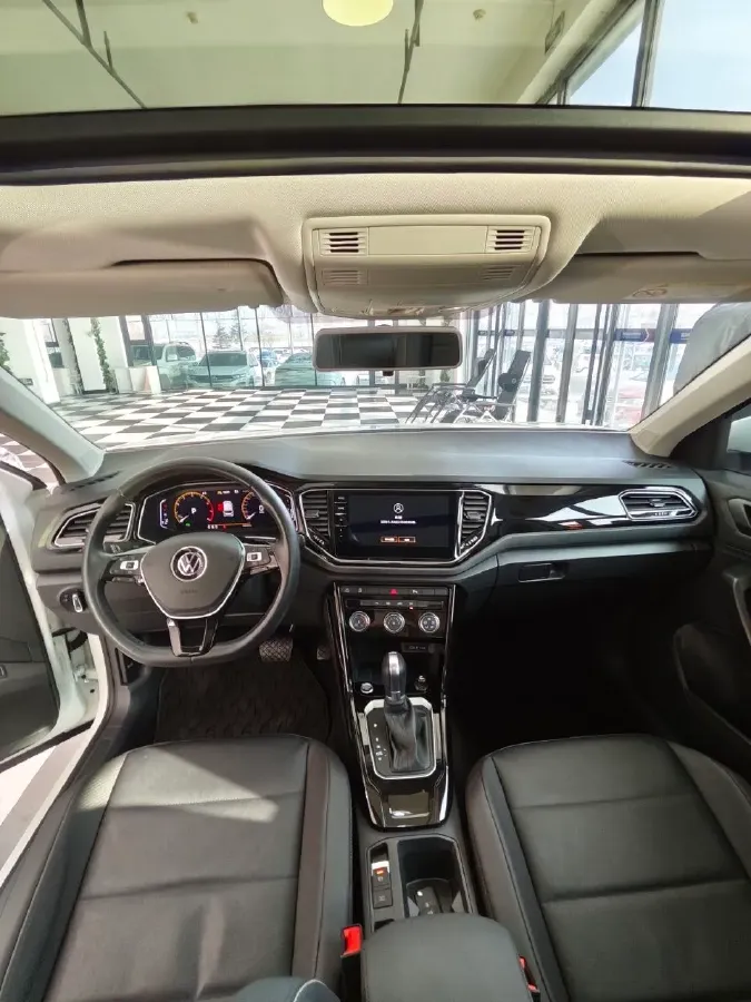 2022 Volkswagen T-Roc 1.4T 150HP L4 7DCT,autocango,china used car exporter,china ev exporter,chinese used car exporter,chinese used ev exporter
