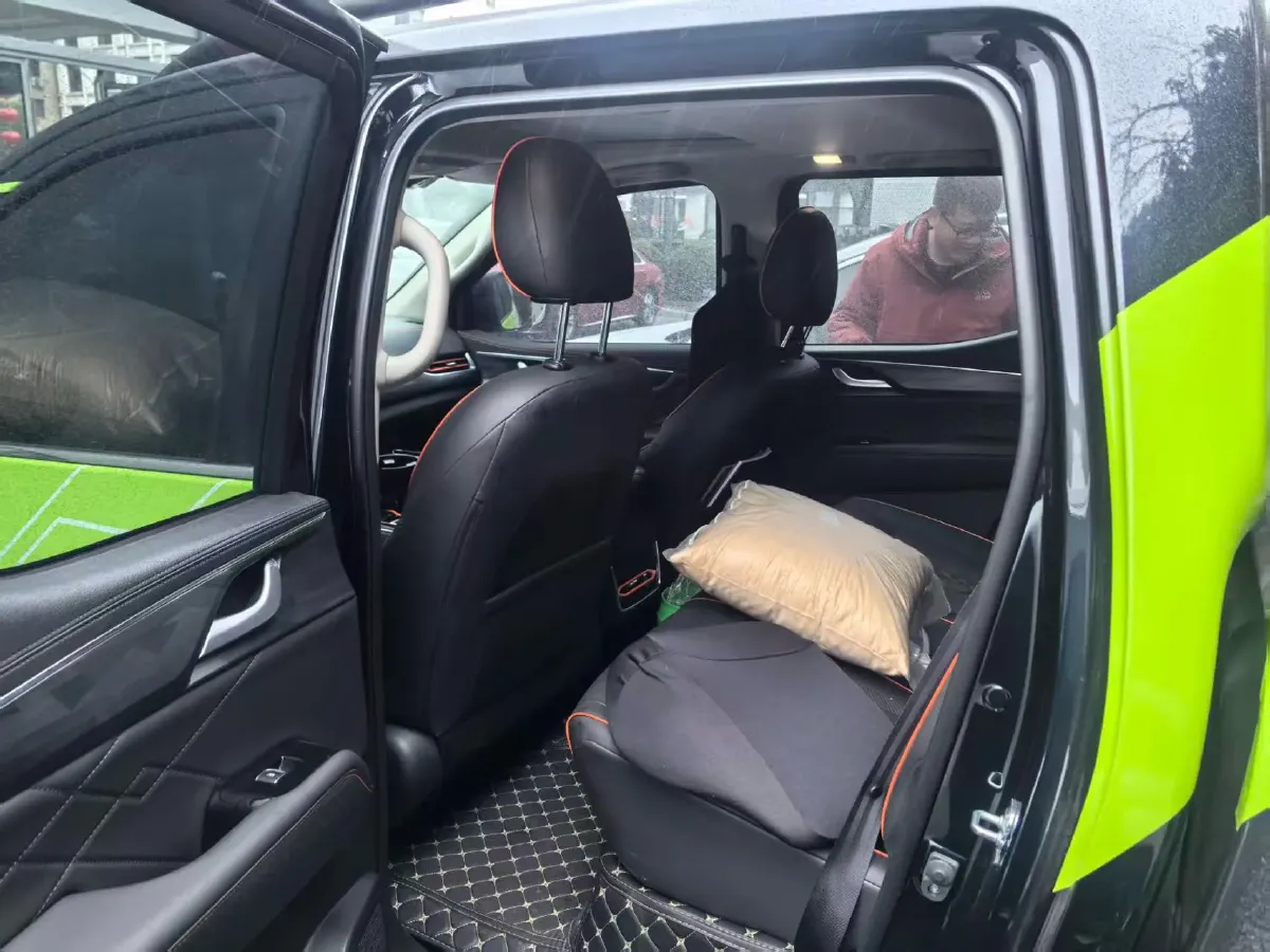 2023 Dongfeng RuiQi 7 2.0T 228HP L4 8AT,autocango,china used car exporter,china ev exporter,chinese used car exporter,chinese used ev exporter