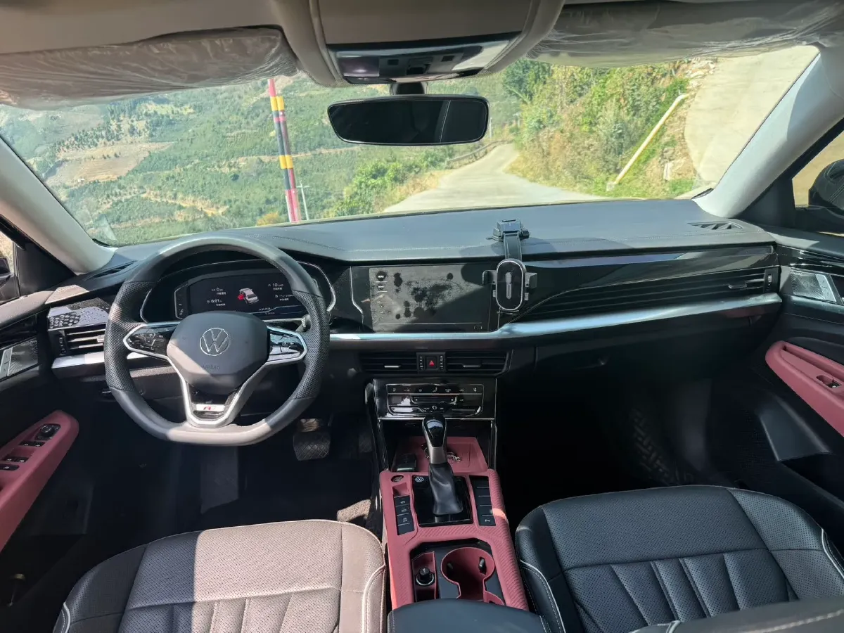 2024 Volkswagen Passat 2.0T 186HP L4 7DCT,autocango,china used car exporter,china ev exporter,chinese used car exporter,chinese used ev exporter